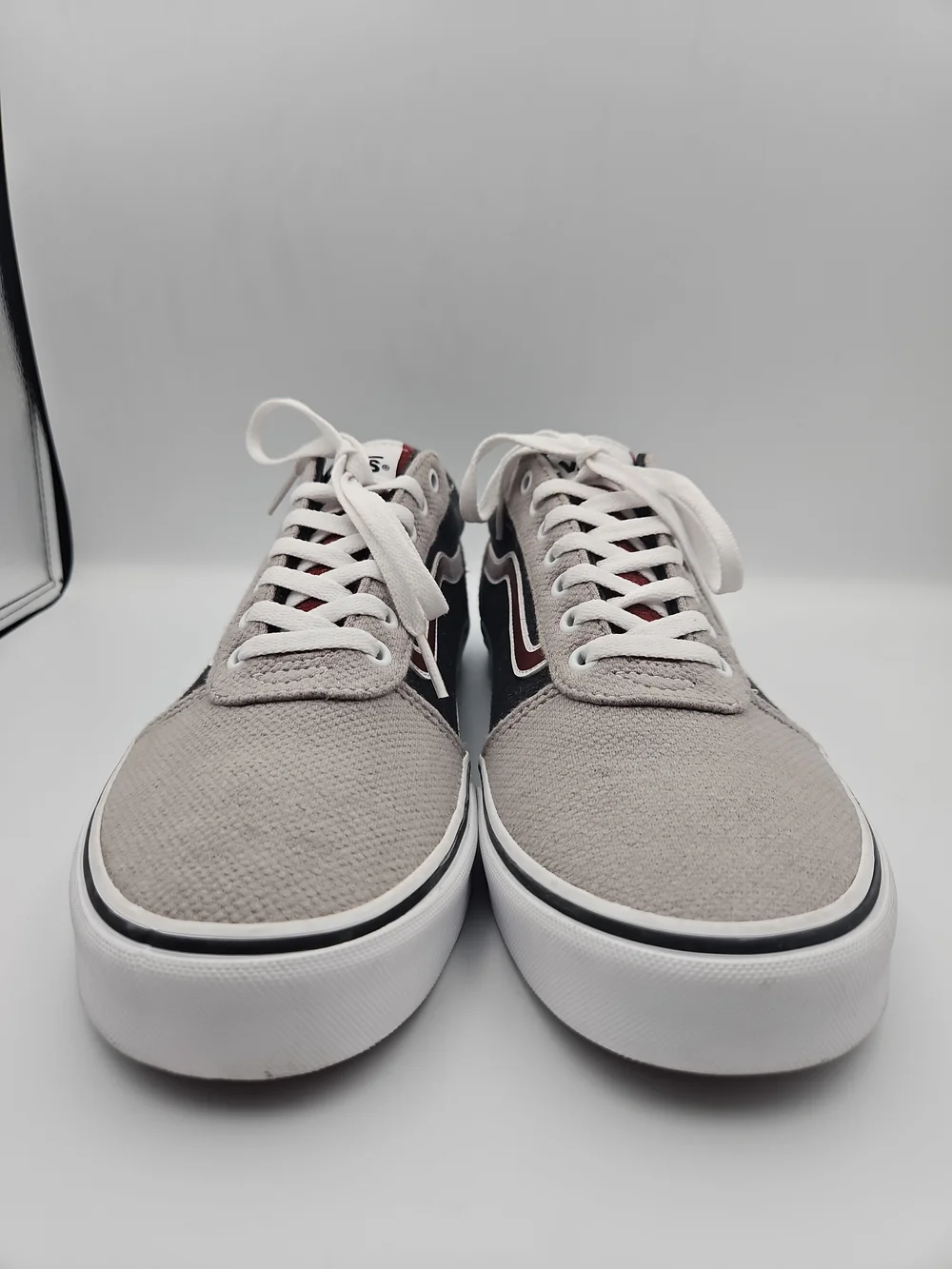 Vans Men’s Black & Grey Low-Top Skate Sneakers